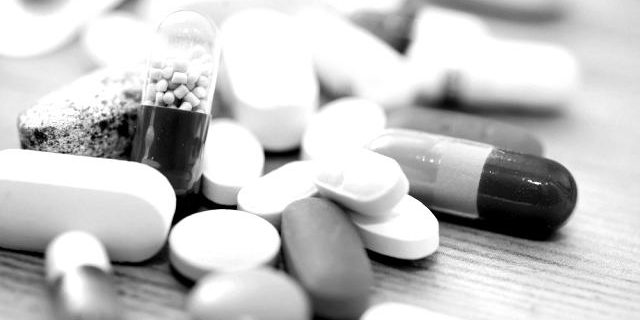 panik-atak-ilacı-blackwhite